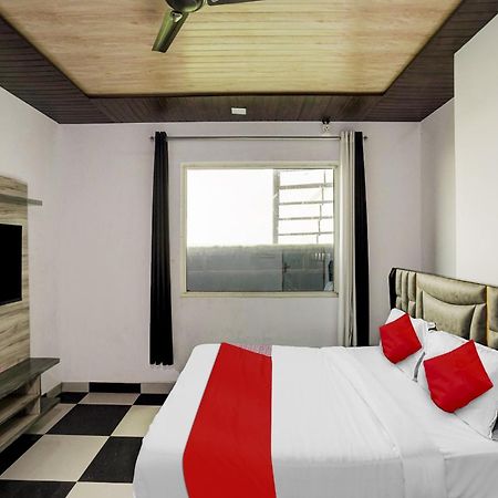 Hotel Collection O Love Garden Ghaziabad Esterno foto