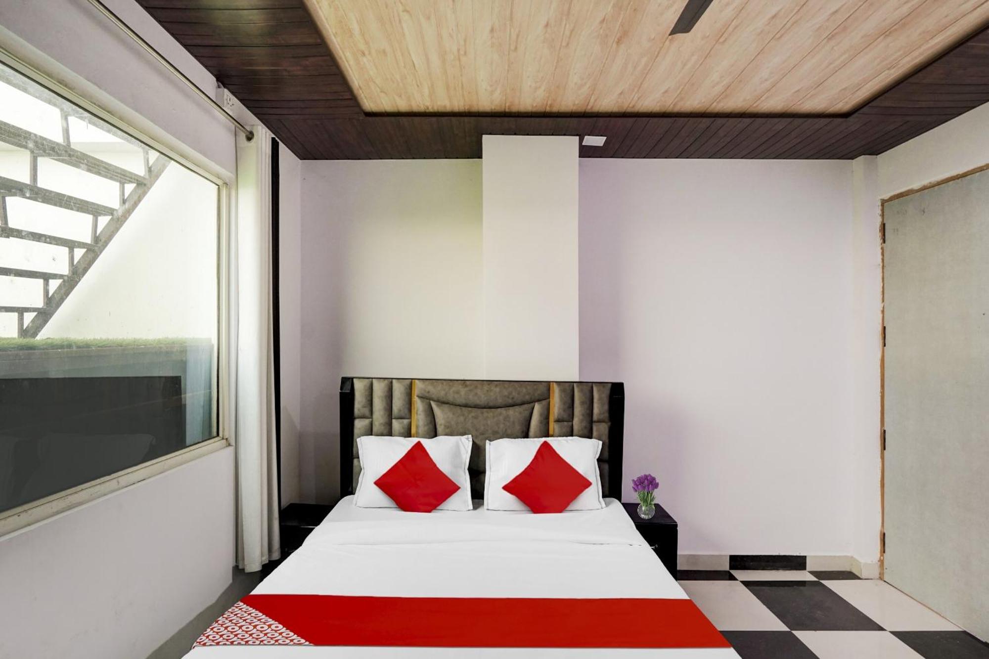 Hotel Collection O Love Garden Ghaziabad Esterno foto
