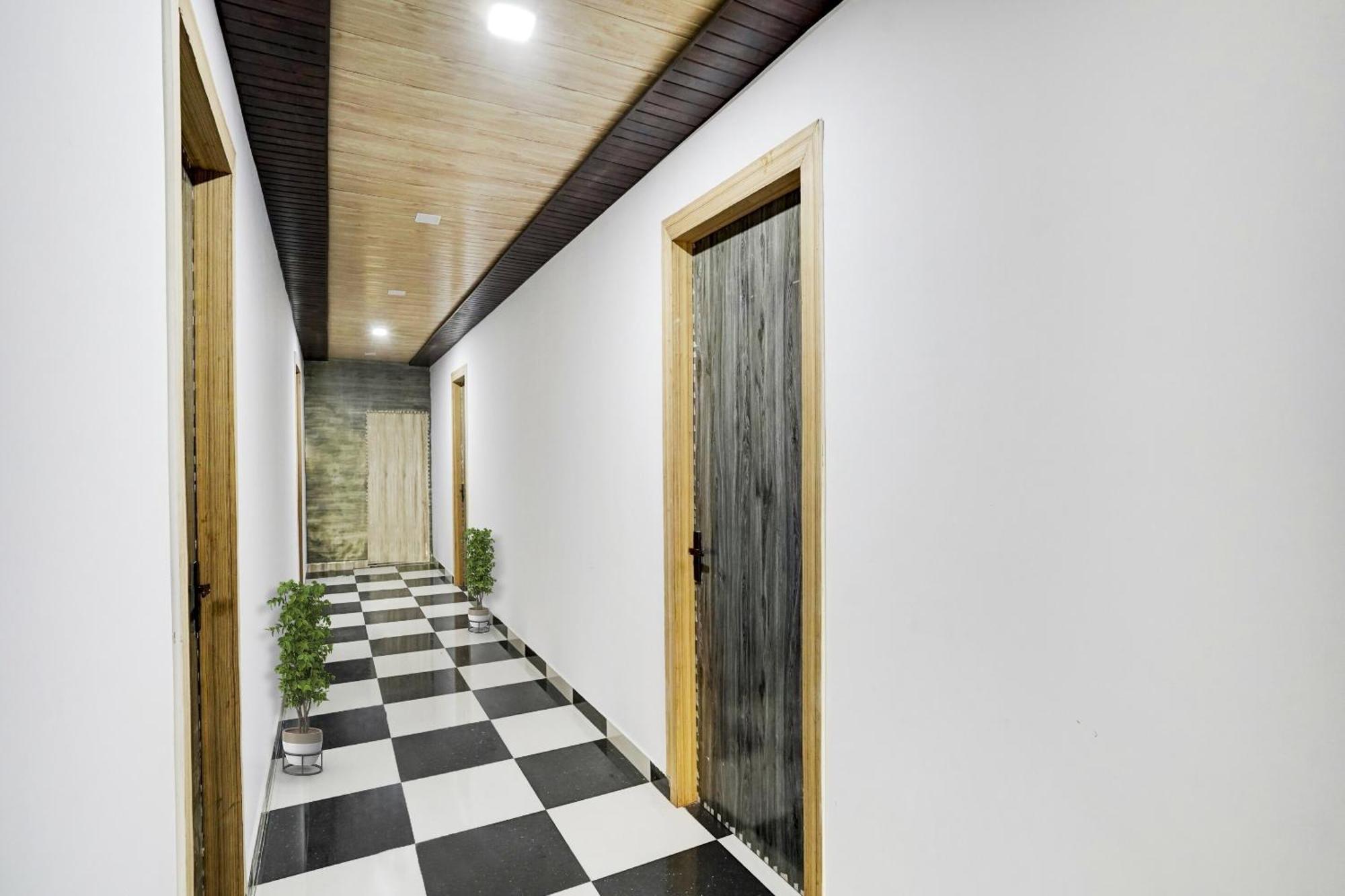 Hotel Collection O Love Garden Ghaziabad Esterno foto